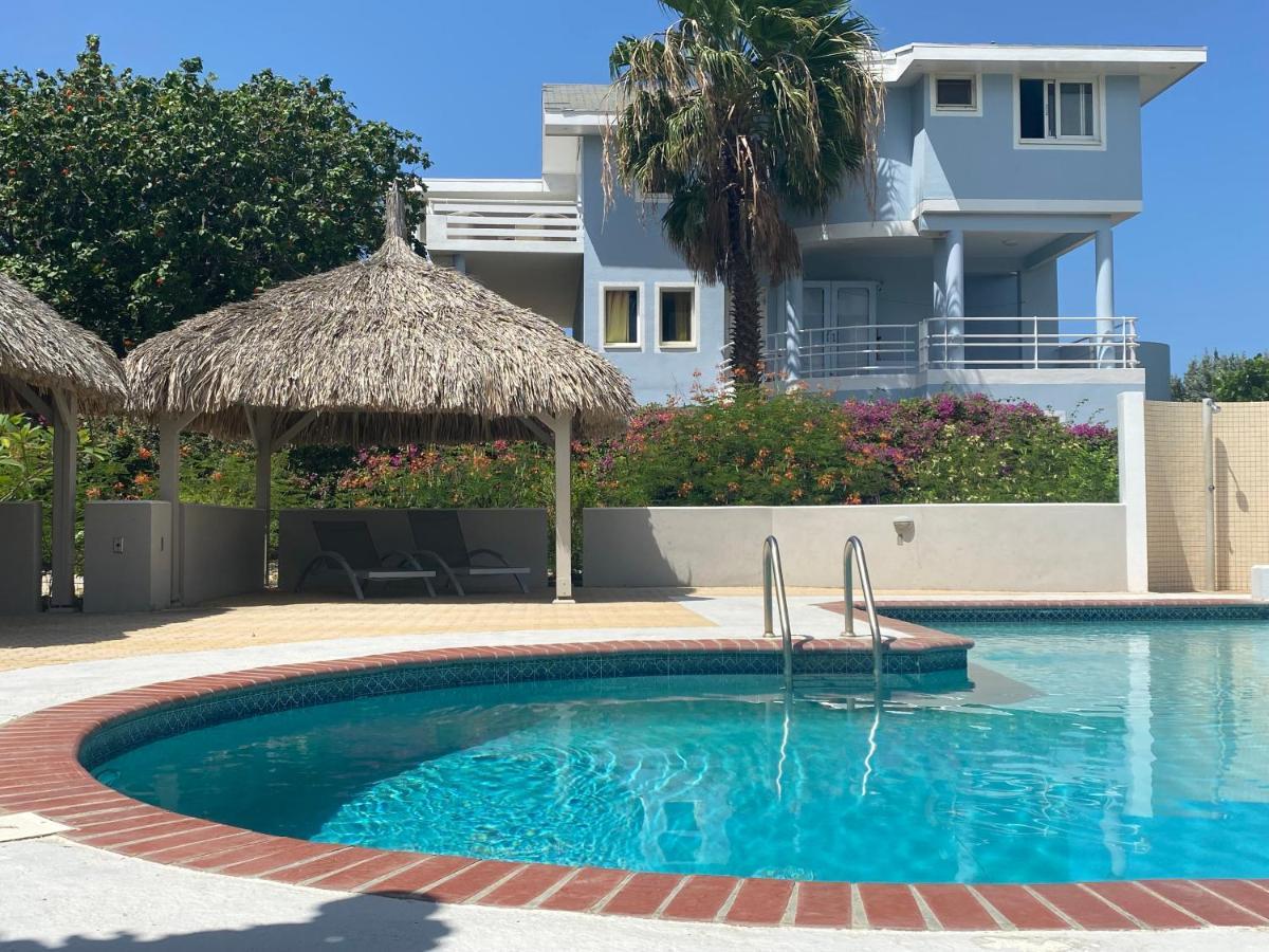 Villa At Secured Gated Resort Near Mambo Beach! 빌렘스타트 외부 사진