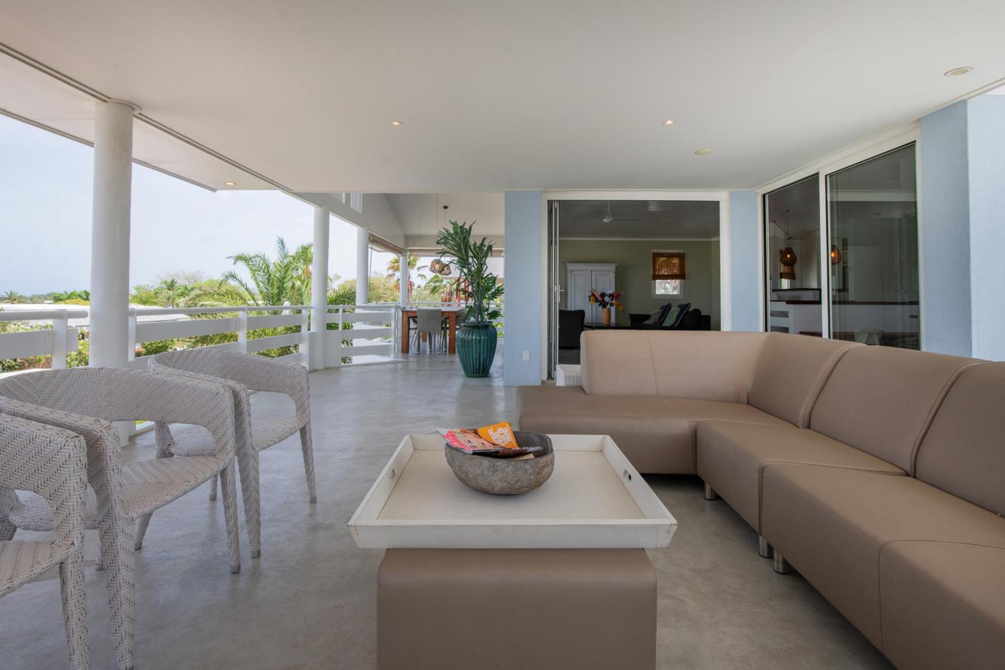 Villa At Secured Gated Resort Near Mambo Beach! 빌렘스타트 외부 사진