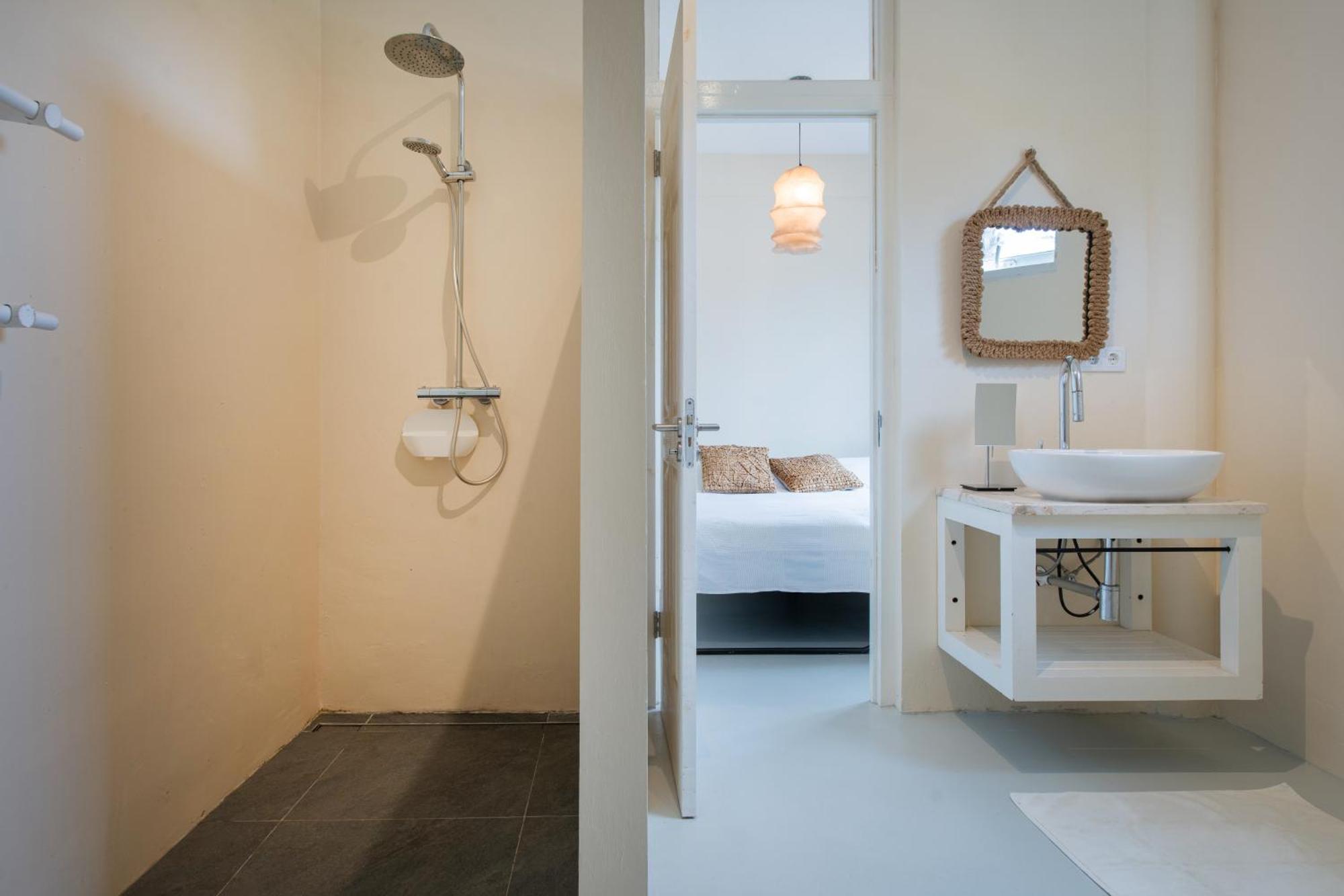 Villa At Secured Gated Resort Near Mambo Beach! 빌렘스타트 외부 사진