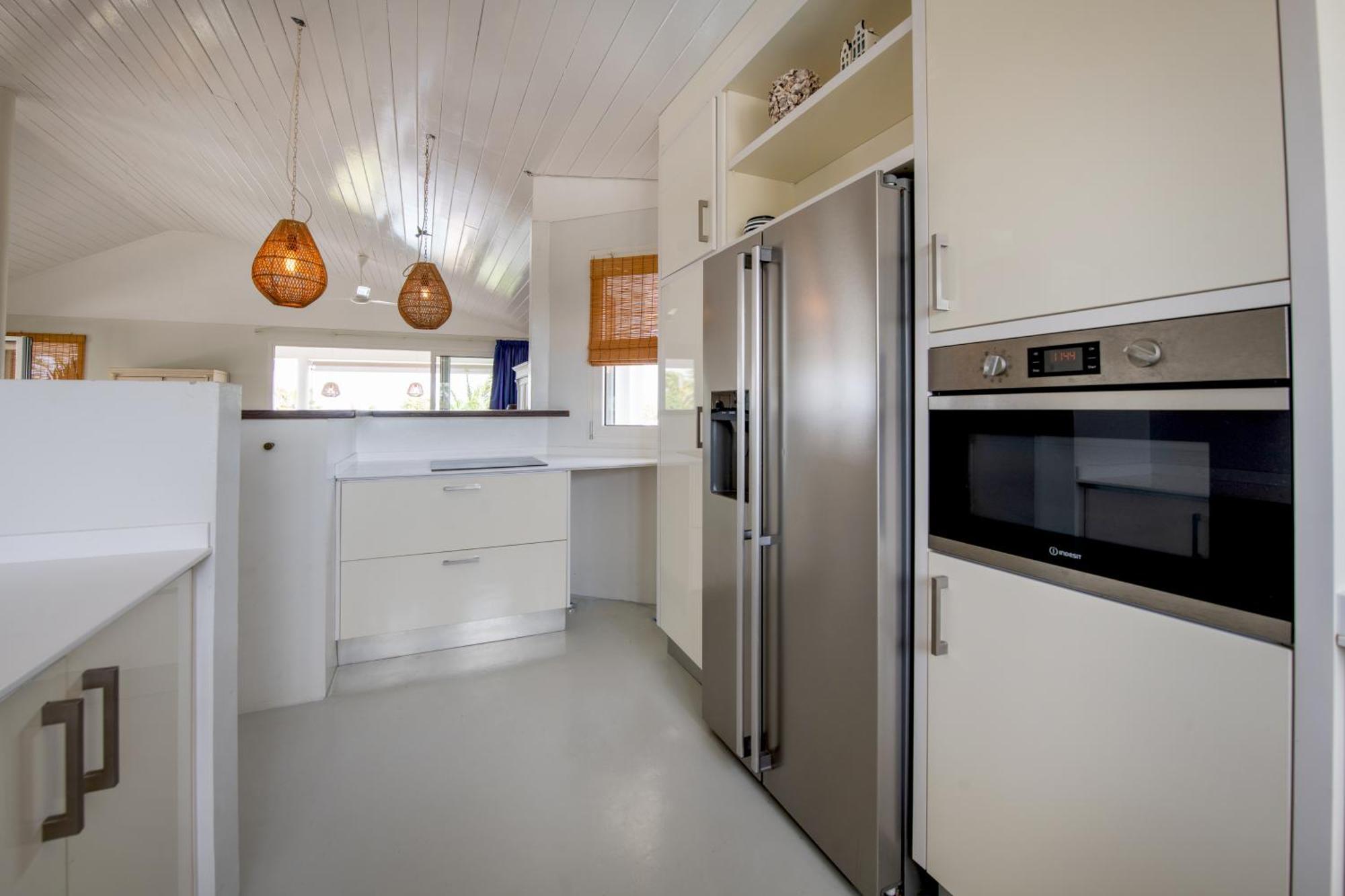 Villa At Secured Gated Resort Near Mambo Beach! 빌렘스타트 외부 사진