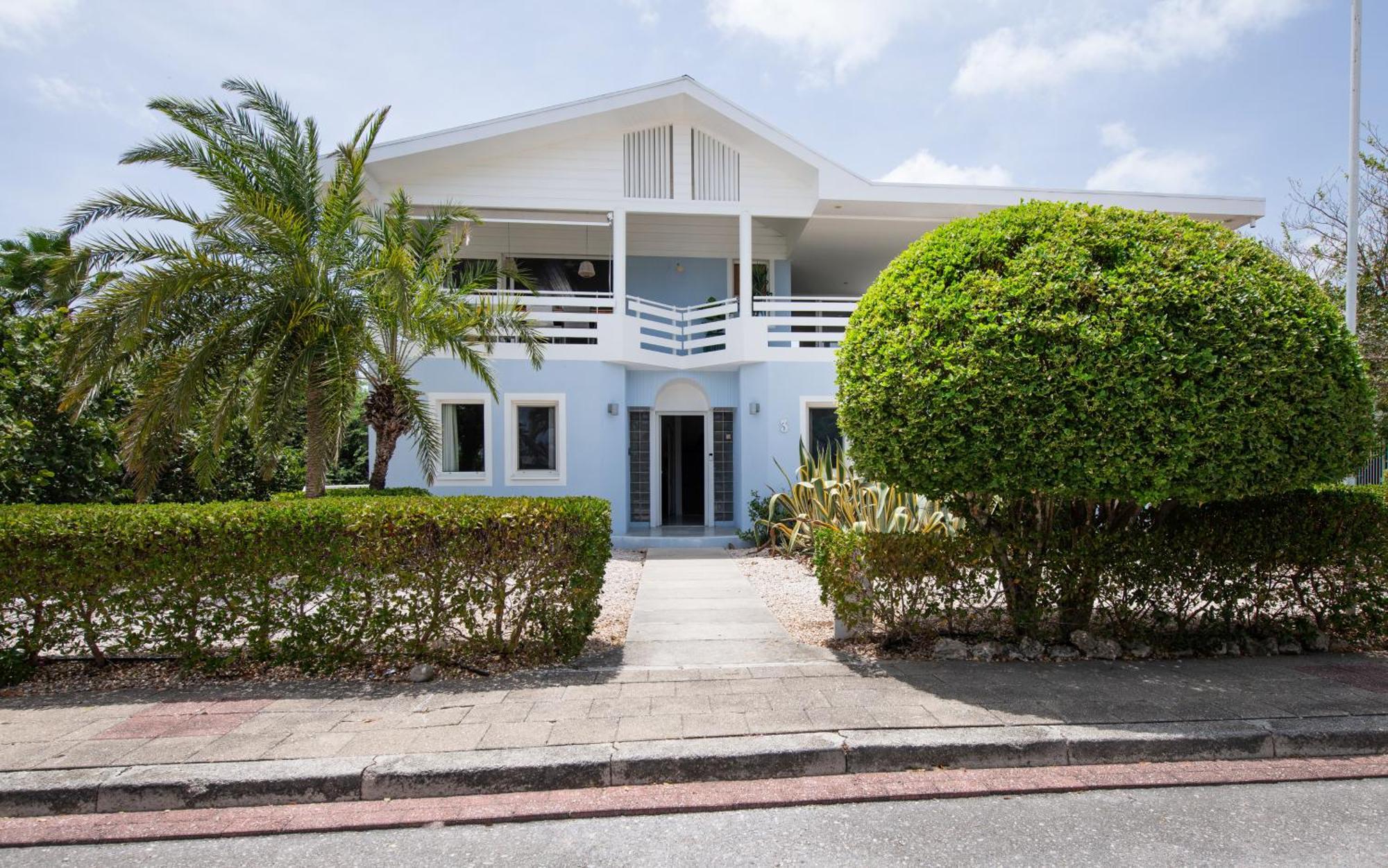 Villa At Secured Gated Resort Near Mambo Beach! 빌렘스타트 외부 사진