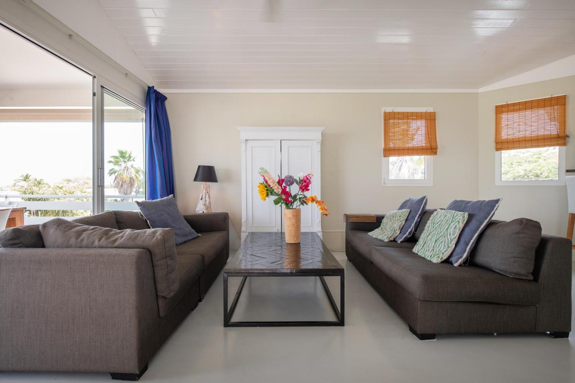 Villa At Secured Gated Resort Near Mambo Beach! 빌렘스타트 외부 사진