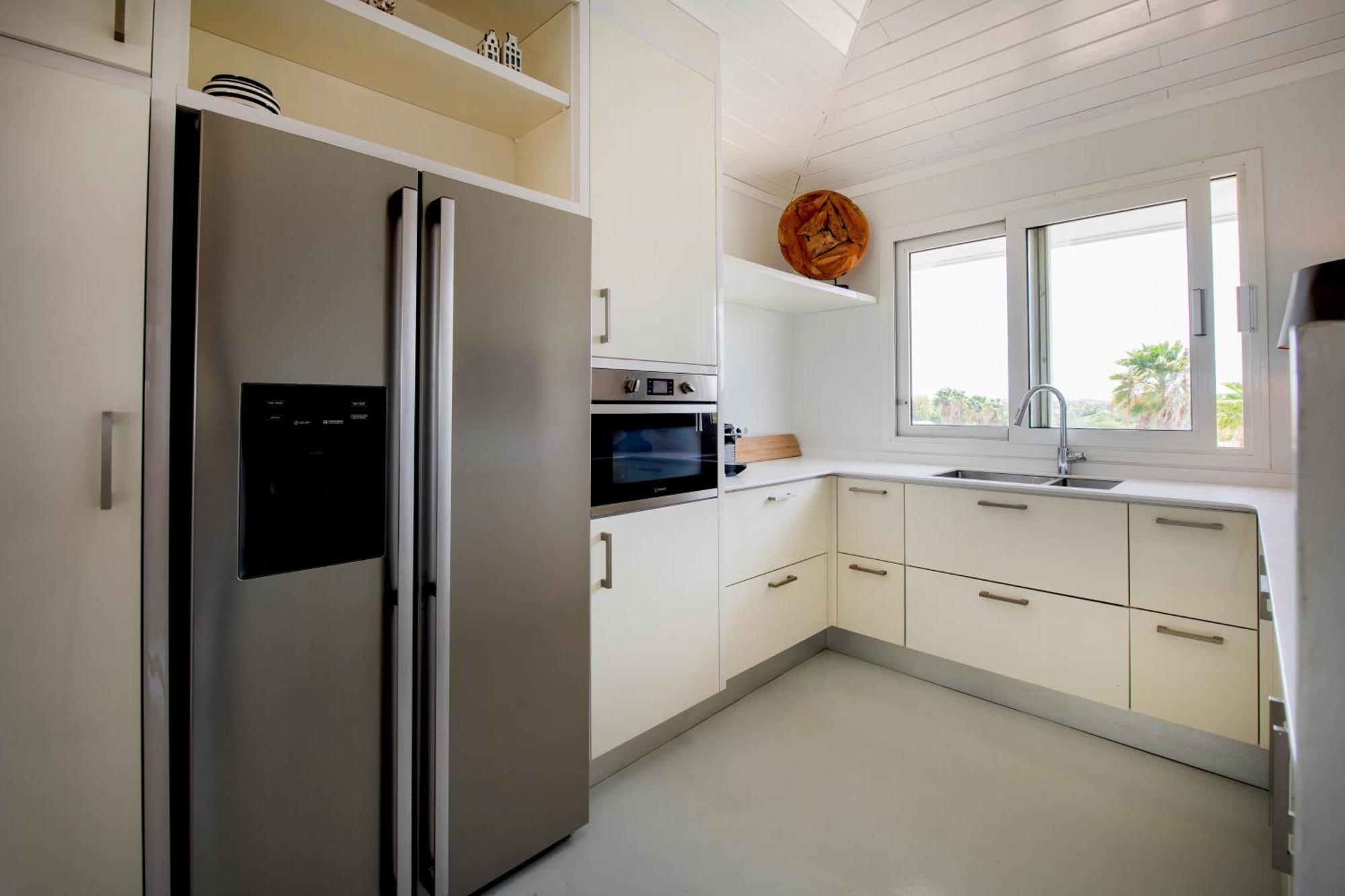 Villa At Secured Gated Resort Near Mambo Beach! 빌렘스타트 외부 사진