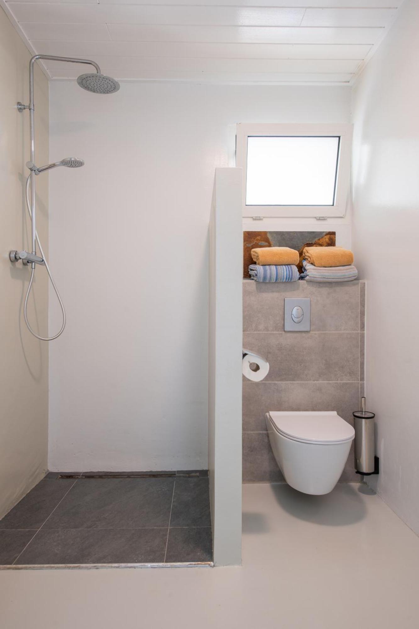 Villa At Secured Gated Resort Near Mambo Beach! 빌렘스타트 외부 사진