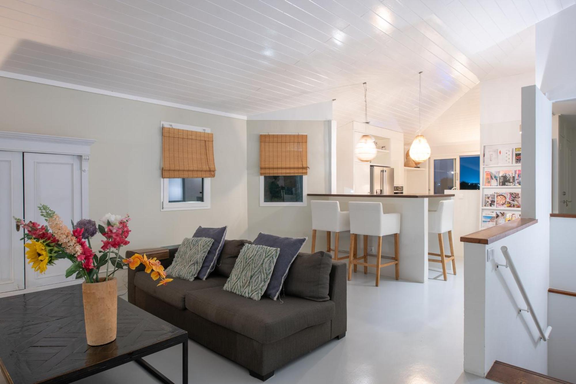 Villa At Secured Gated Resort Near Mambo Beach! 빌렘스타트 외부 사진